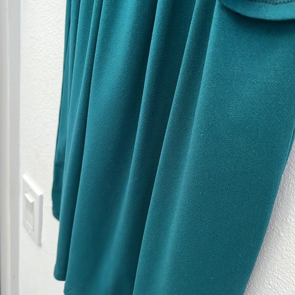 Halogen off the shoulder dark green top size L - Picture 3 of 5